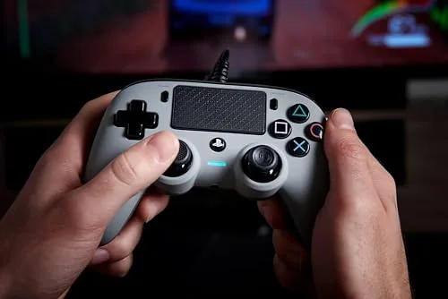 Manette de jeu - NACON - ACC. NACON Manette Filaire Compacte - Filaire - Compatible PS4 - Gris - vue 2