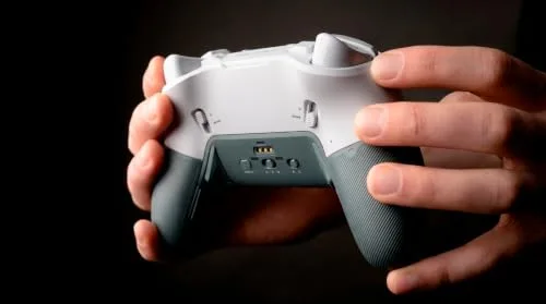 Manette de jeu - NACON - REVOLUTION X UNLIMITED - Sans fil - Écran LCD intégré - Anti-drift Hall Effect - vue 2