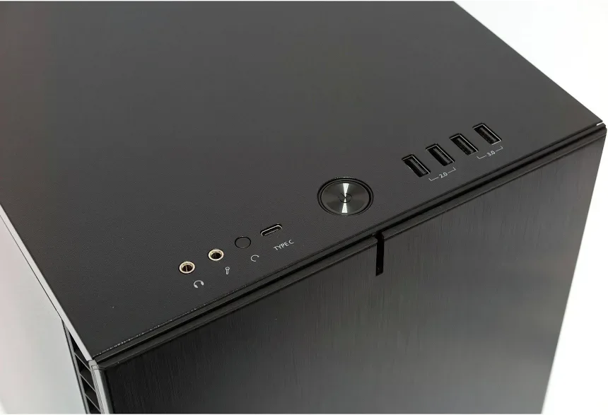 Fractal Design Define 7 PCGH mATX - vue 5
