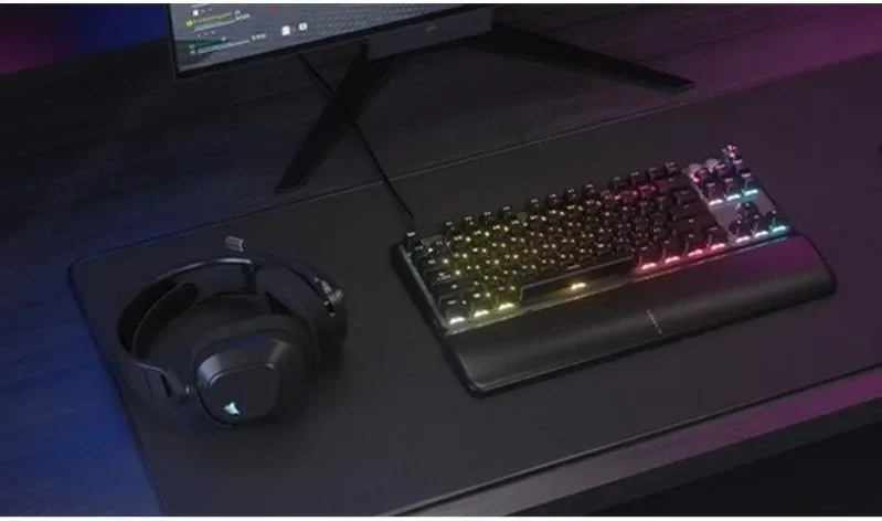Corsair K70 Pro TKL Noir - vue 3