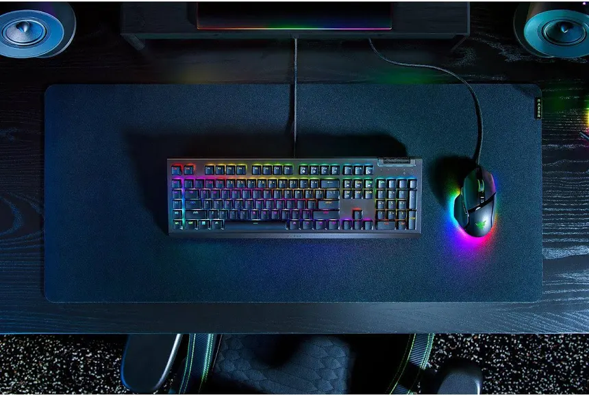 Razer BlackWidow V4 X Razer Green Noir - vue 4
