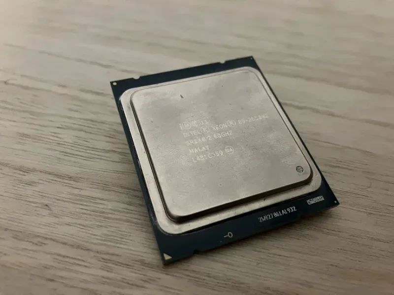 Processeur serveur Intel Xéon E5-2650V2 2.6GHz SR1A8 FCLGA2011 20Mo - vue 3