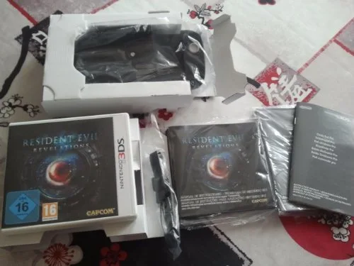 RESIDENT EVIL REVELATIONS + PAD CIRCULAIRE PRO/3DS - vue 2