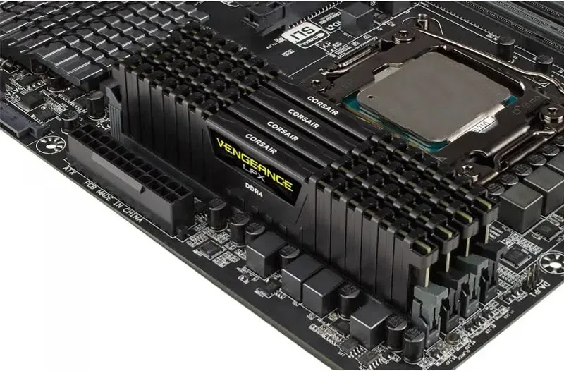 Corsair 64 Go Kit 4x16Go DDR4 3200 MHz - vue 4