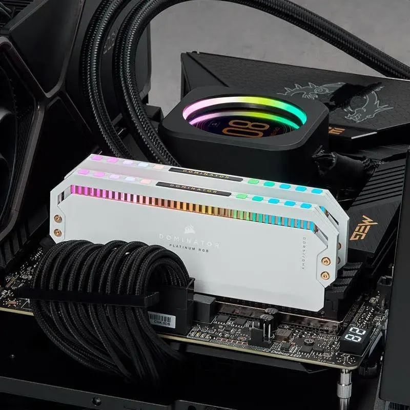 Corsair Dominator Platinum RGB 32 Go Kit 2x16Go DDR5 6200 MHz - vue 4