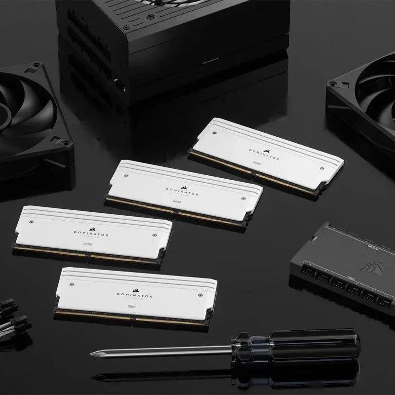 Corsair Dominator Titanium 32 Go Kit 2x16Go DDR5 6600 MHz RGB - vue 2