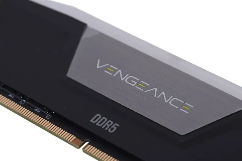 Corsair Vengeance 96 Go Kit 2x48Go DDR5 5600 MHz - vue 5