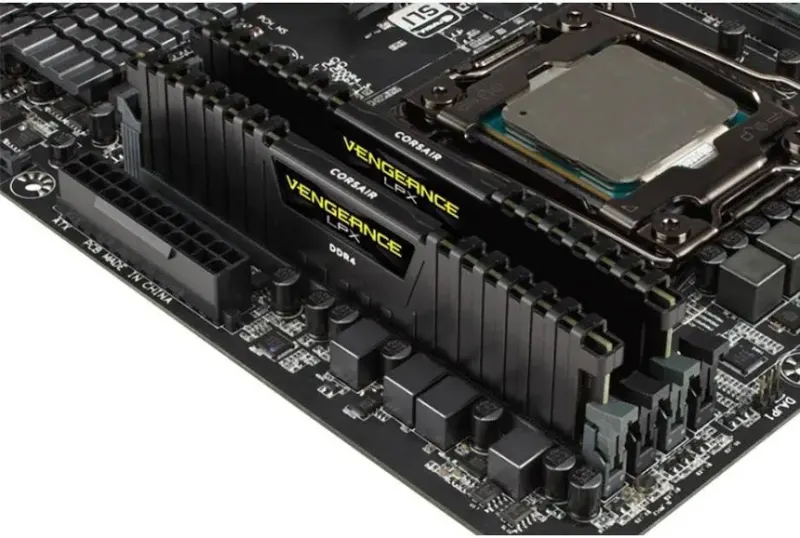 Corsair Vengeance LPX 8 Go DDR4 2666 MHz - vue 3