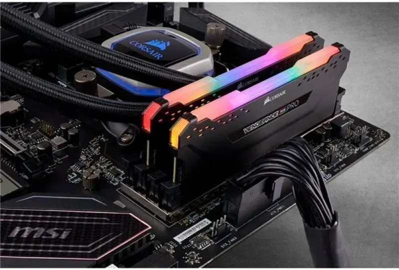 Corsair Vengeance RGB Pro 16 Go Kit 2x8Go DDR4 3200 MHz - vue 3