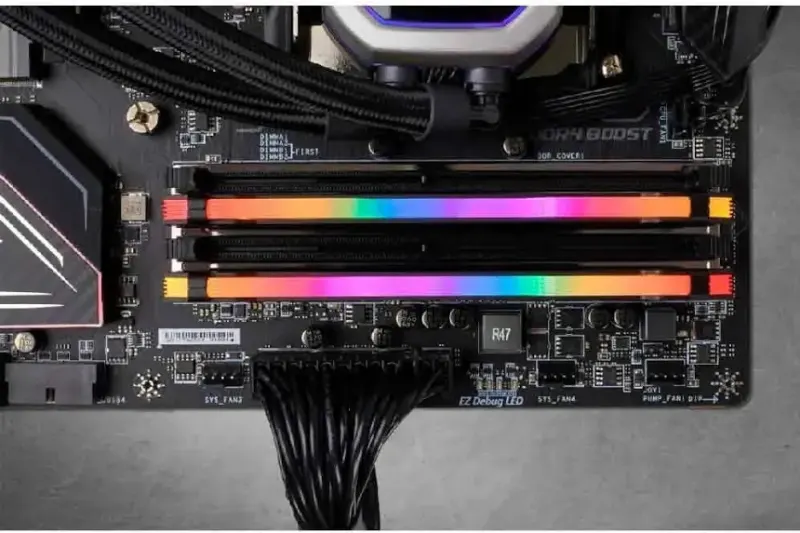 Corsair Vengeance RGB Pro 32 Go Kit 2x16Go DDR4 3200 MHz - vue 4