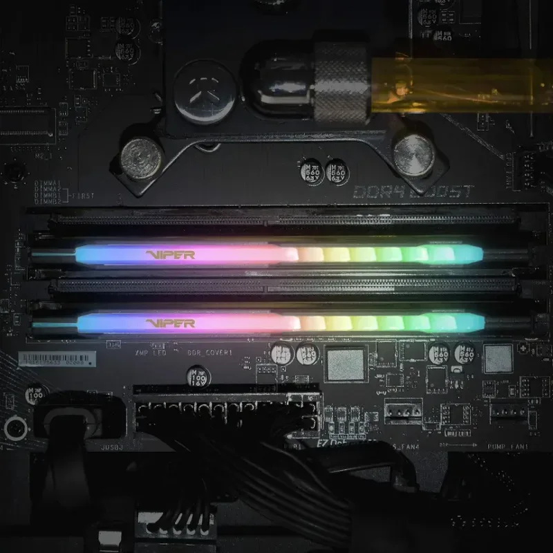 Patriot Viper Steel RGB 16 Go Kit 2x8Go DDR4 3600 MHz - vue 4