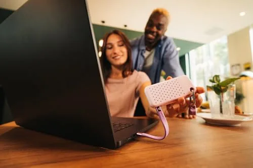 Disque Dur Verbatim Pocket SSD 2TB Violet - vue 4