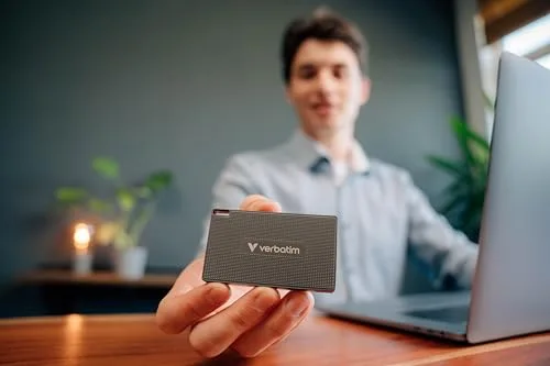Verbatim Metal Mini SSD 512 Go - vue 6